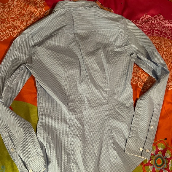 H & M blouse with with blue stripes, fitted so nicely. It’s in new condition - Picture 8 of 10